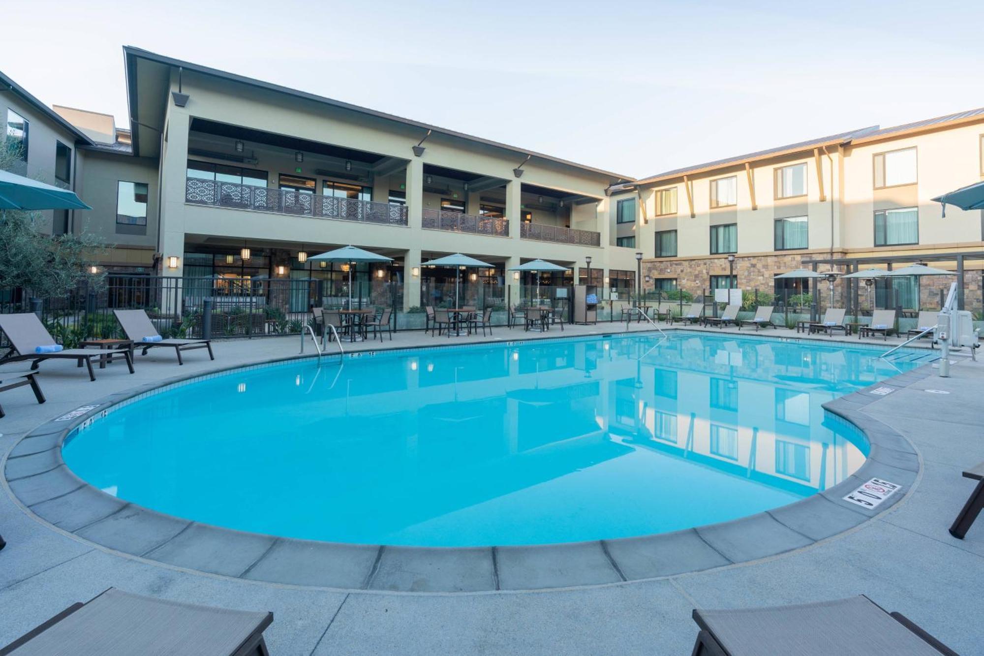 Courtyard By Marriott Thousand Oaks Агура-Хиллз Экстерьер фото