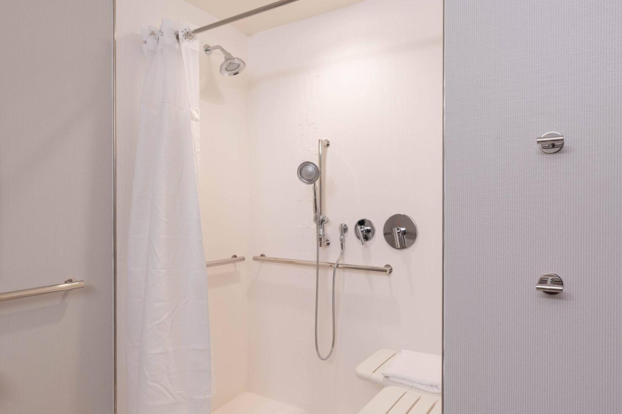 Courtyard By Marriott Thousand Oaks Агура-Хиллз Экстерьер фото