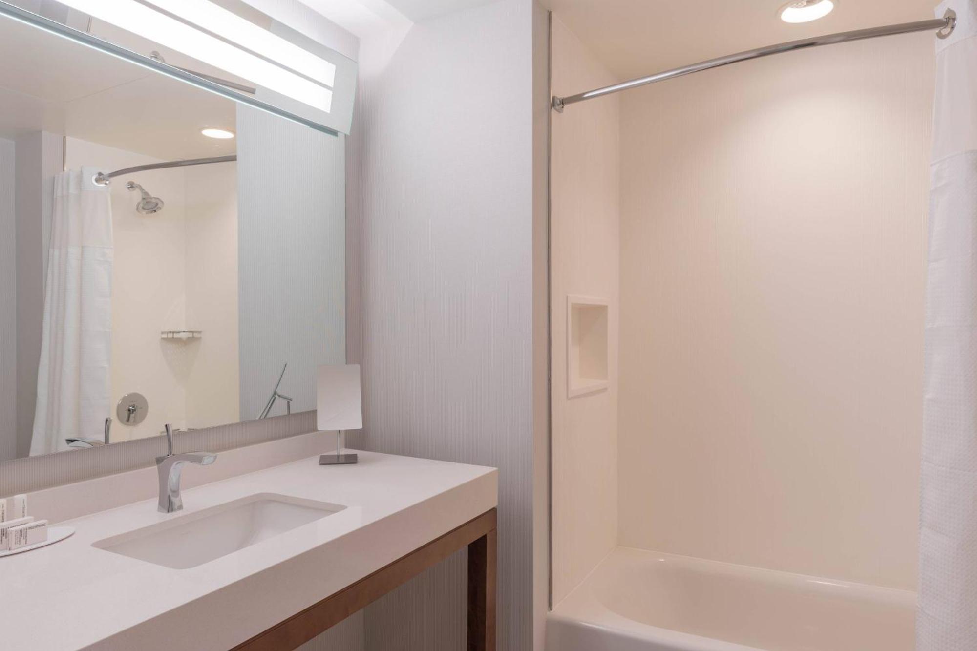 Courtyard By Marriott Thousand Oaks Агура-Хиллз Экстерьер фото